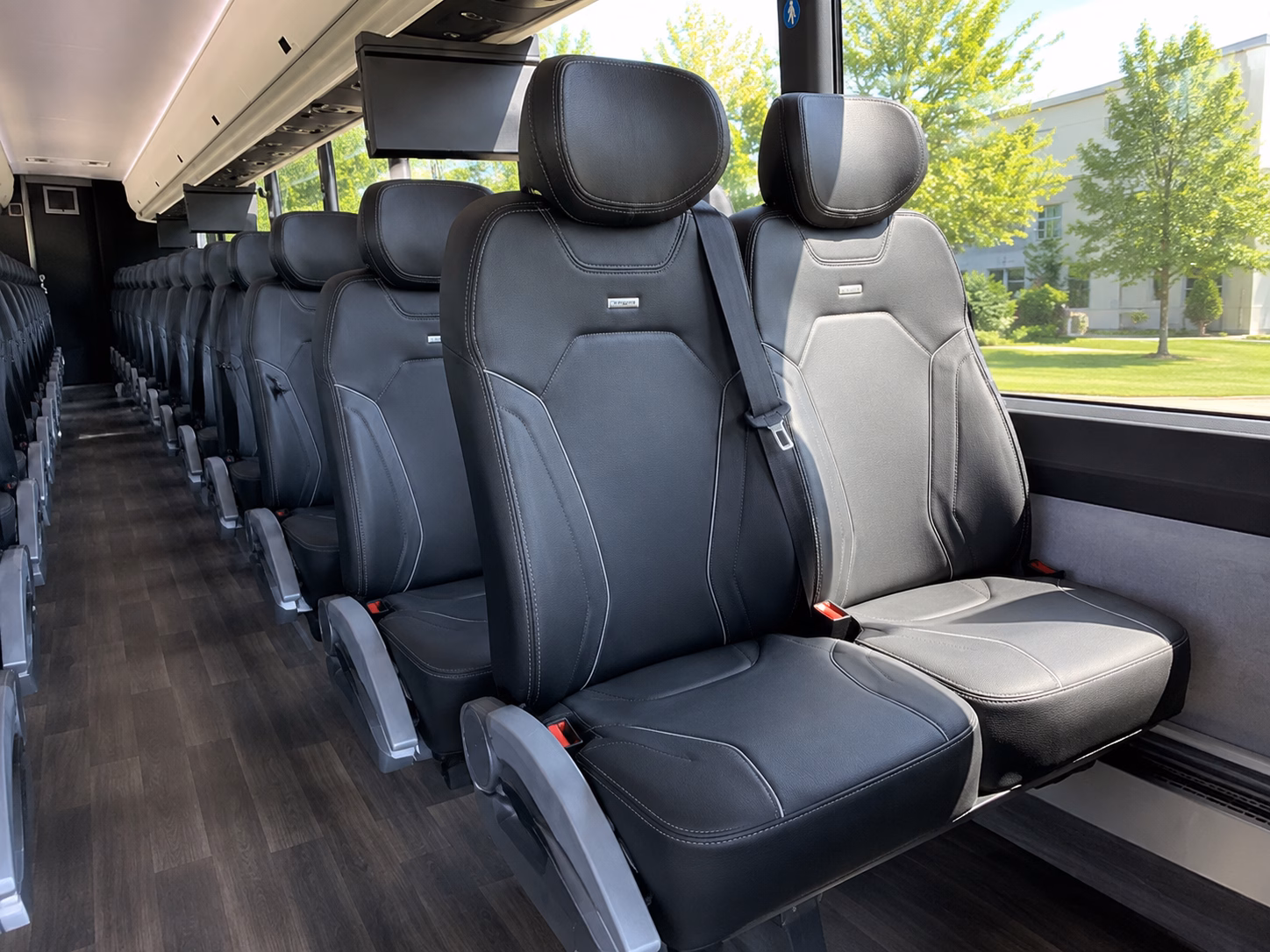 find a wine tour bus to ormond beach and the daytona area taprooms